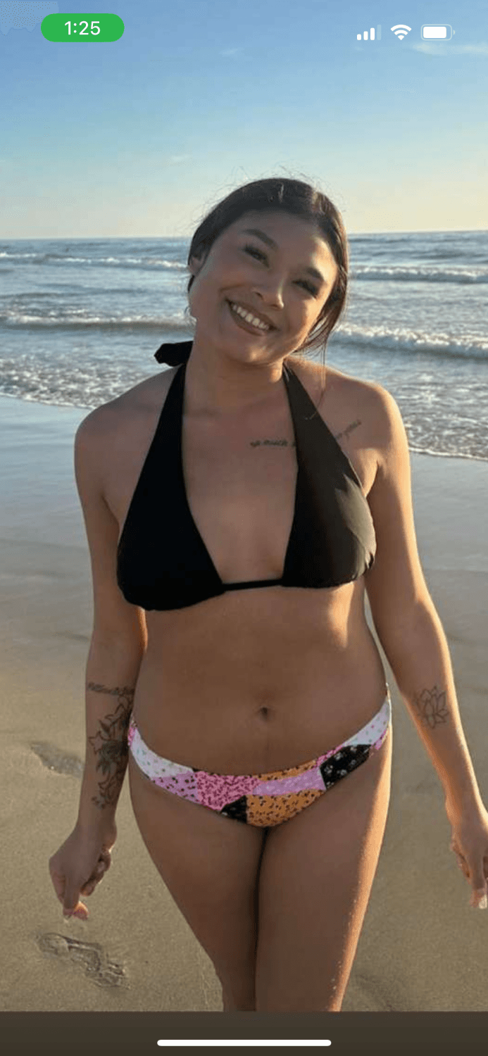 My hot cousin. Nice body with nice ass.I have plenty more DM for more or comment for me to post more