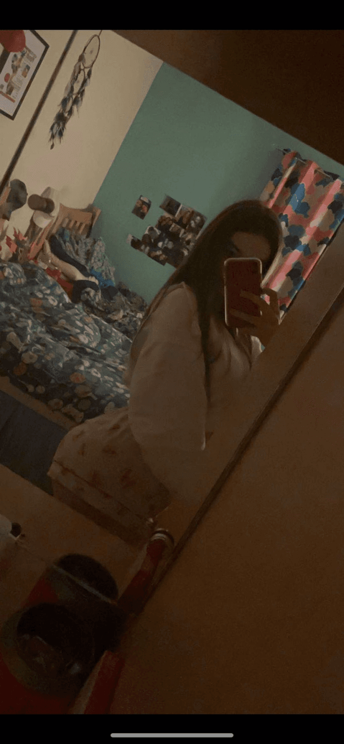 Click to view full size Snap slut Rose showing what a good fuck toy she can be