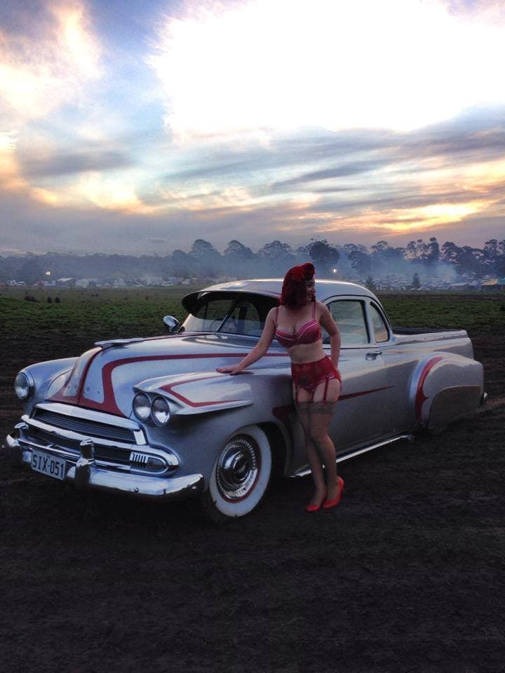 Cars and girls pinup