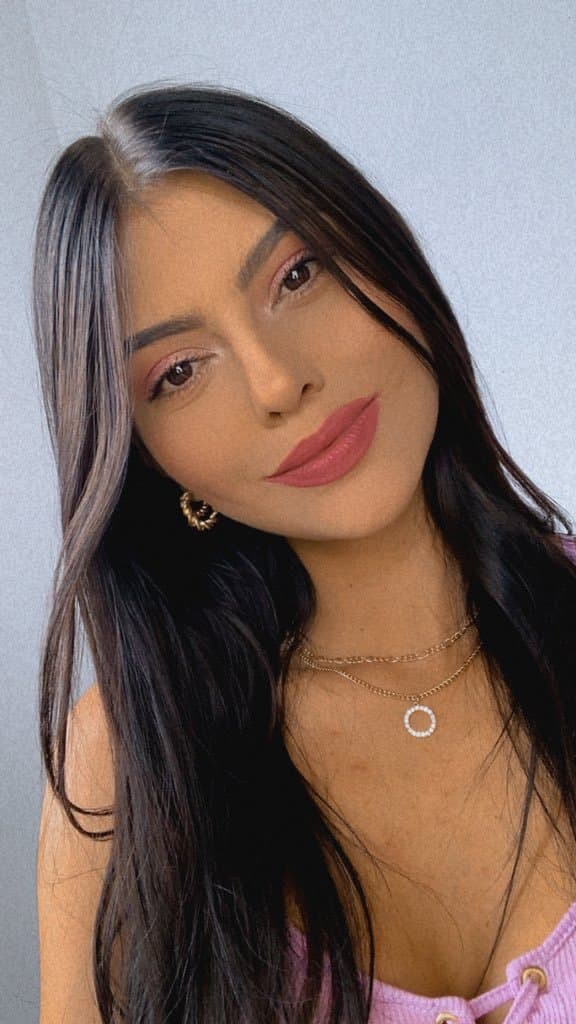 Supermodel goddess drinks sperm from 100 men