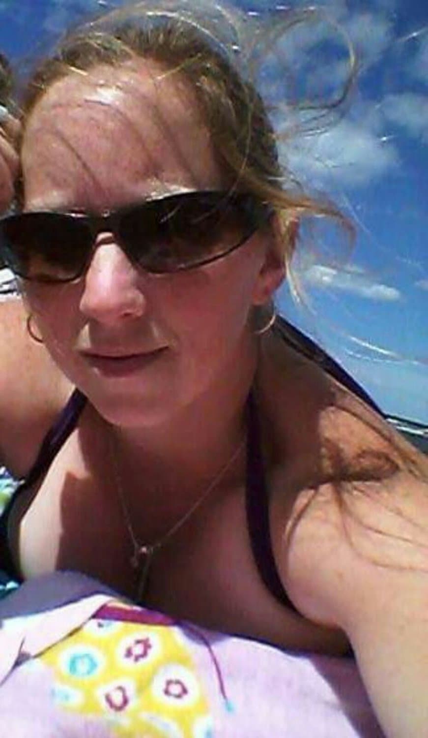 Sexy 43yo milf Carrie Anne Goodwin