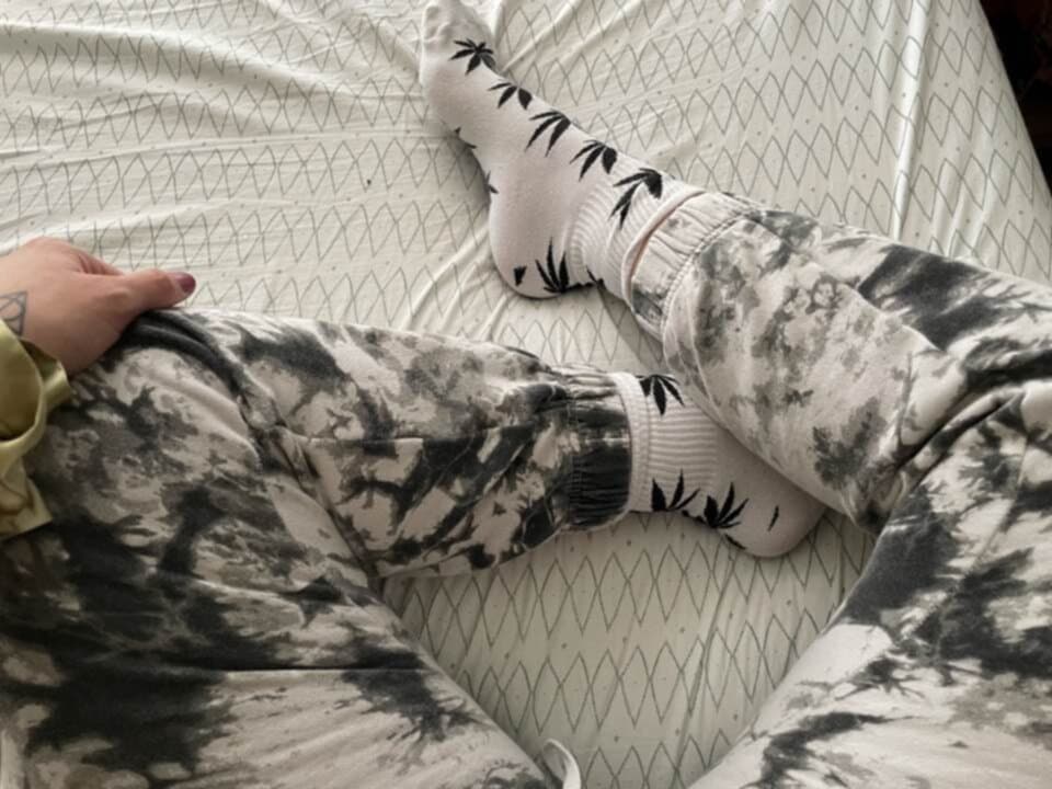 Alex - The Cuddly GF From Missouri.       (z)