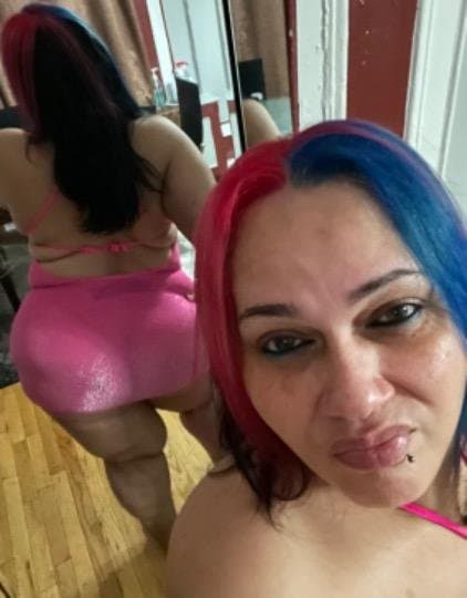 Auntie got alotta ass?