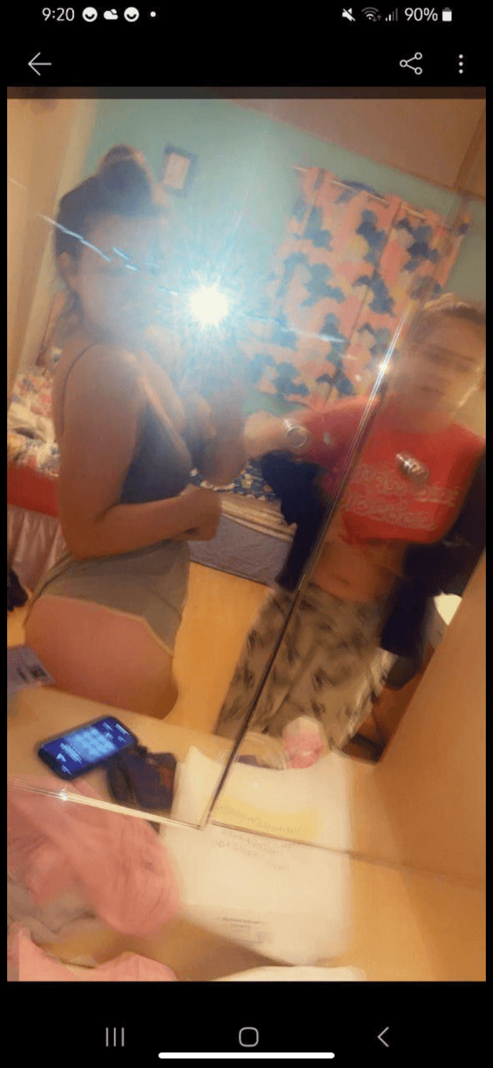 Click to view full size Snap slut Rose showing what a good fuck toy she can be