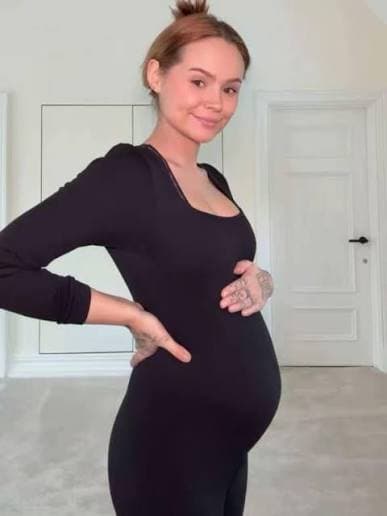 i wanna grab onto talia mars pregnant belly while i destroy her tight holes