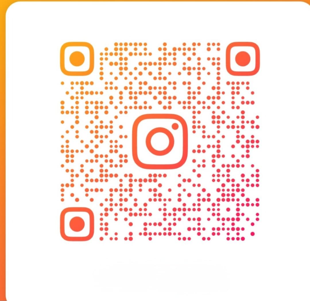 Fuck me in my Halloween custome. Teen shows her big tits on Halloween