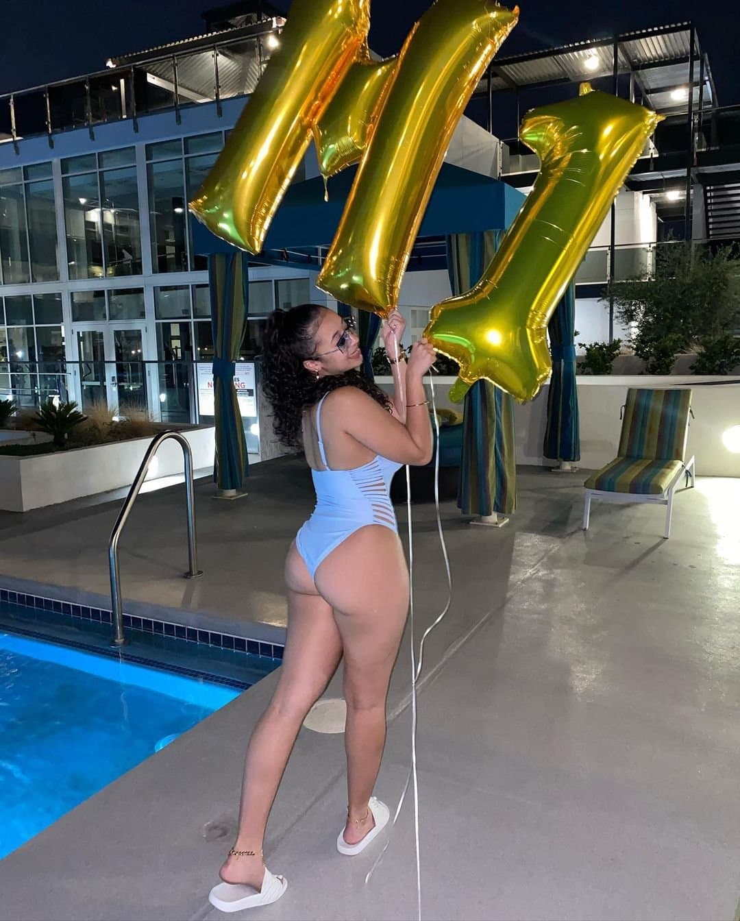 Thick Latina vs. Thick white girl pick