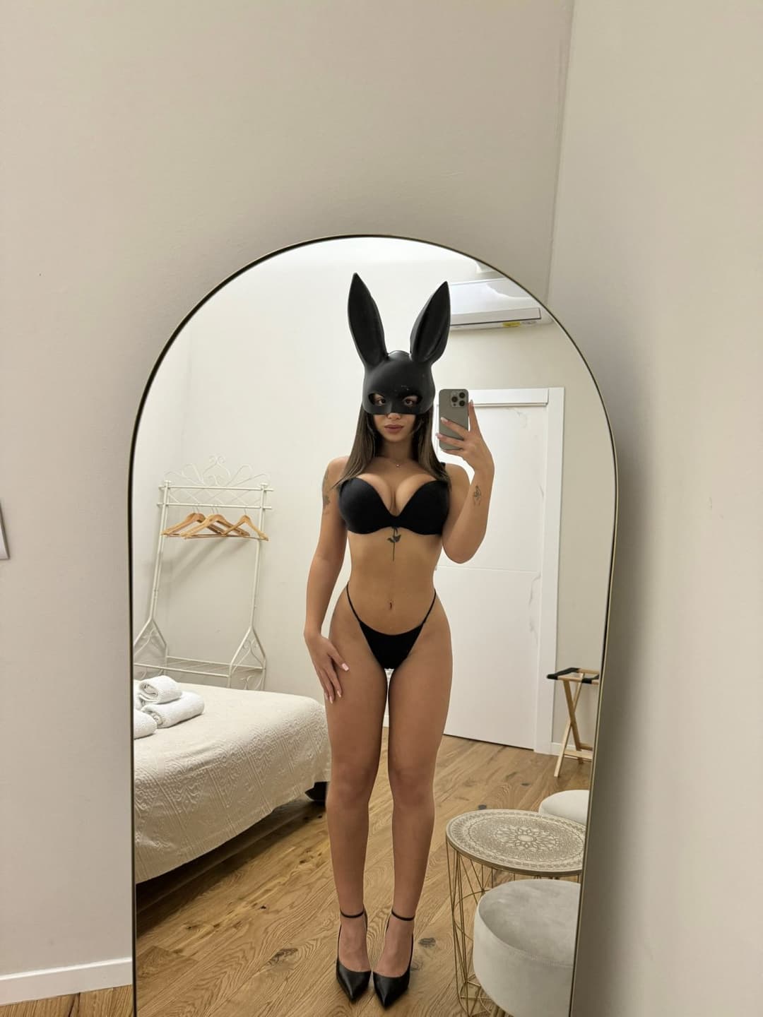 JaeI Corsi, The Busty Italian Boob Job