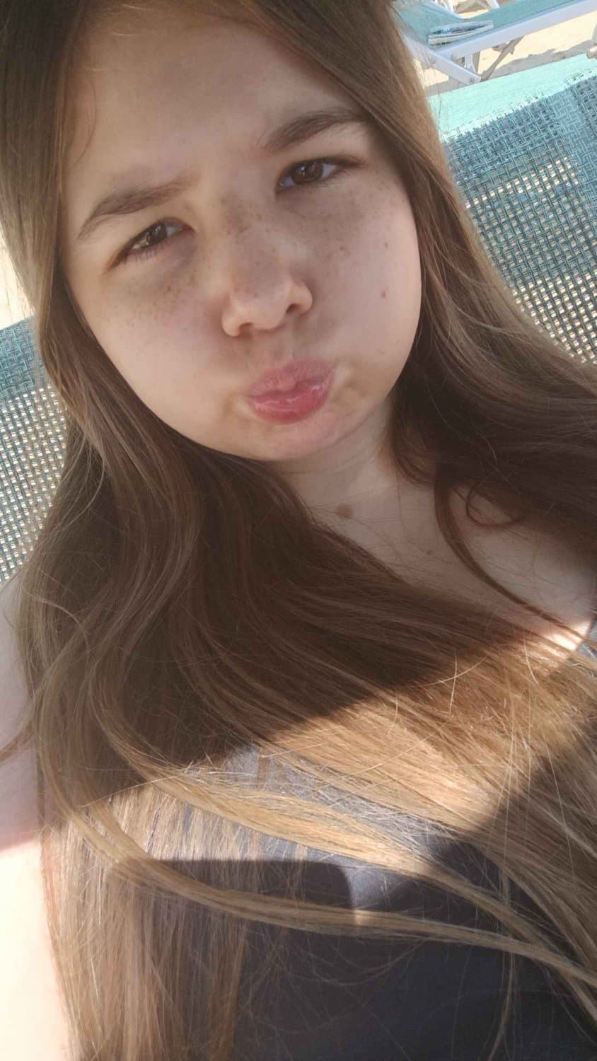 Vazou a gordinha peituda e bucetuda mandando nudes