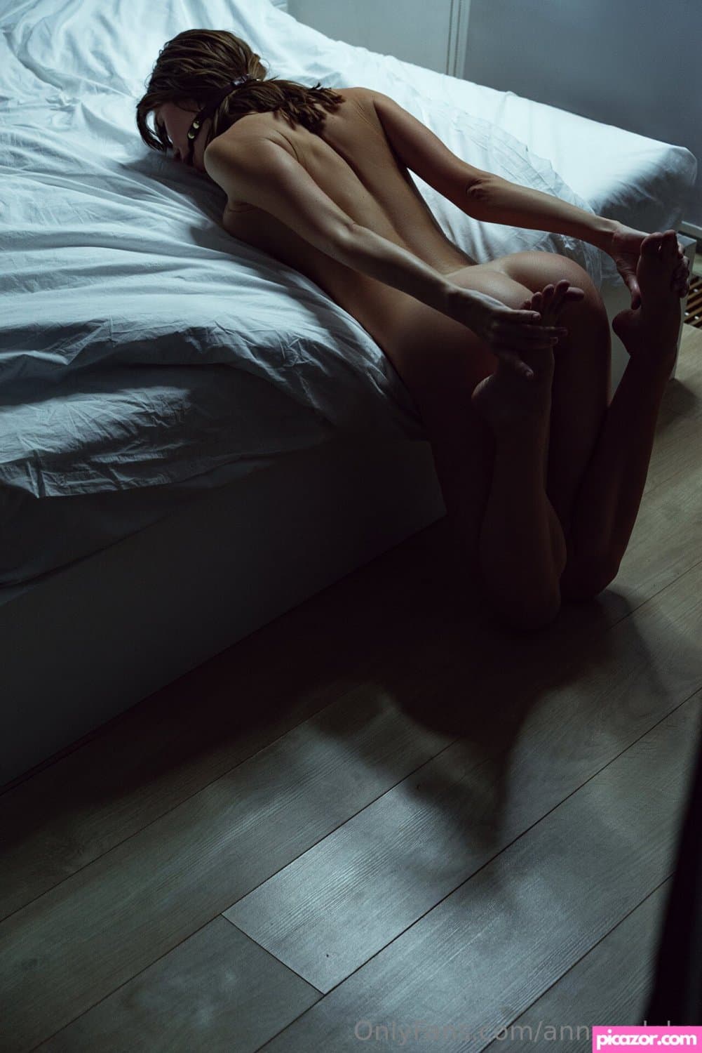 Click to view full size Angelical blue eyes brunette pt 3