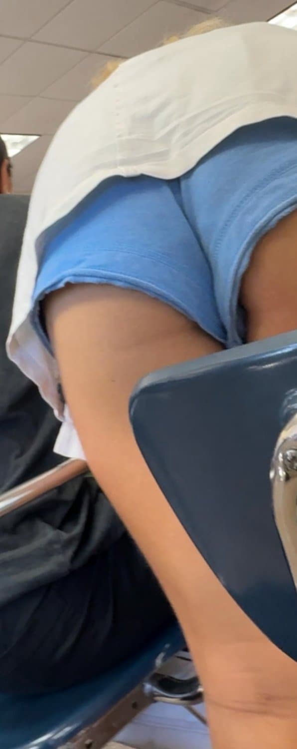 College freshman bends over and begs for attention during first week of school