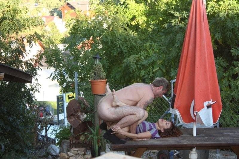 Slut Carina dogging outside, this men fuck me very well while others watching and masturbate