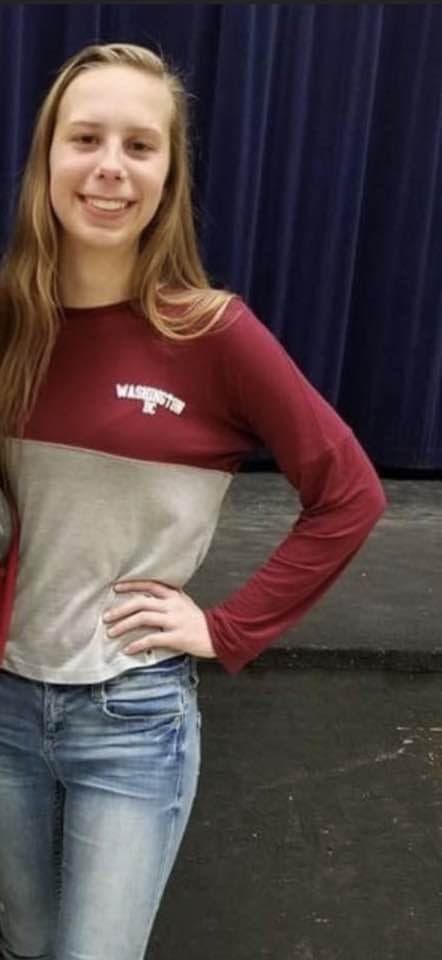 Sexy blonde KIk slut, 19,  shows fit body