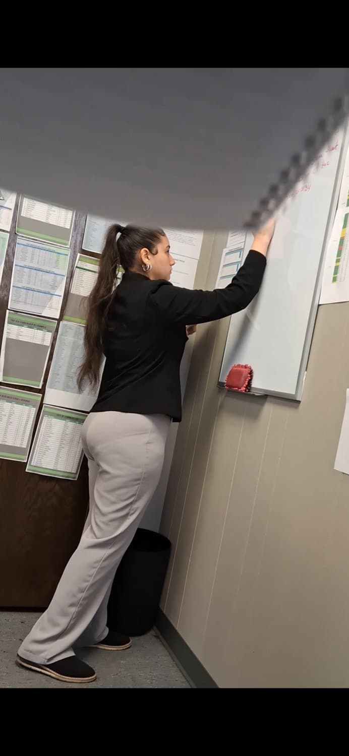 Who wants to fuck my secretary