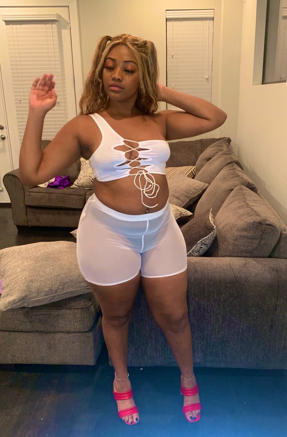 Sarasota Florida bbw slut Leanna slobbing on a dick & gettin fucked Doggystyle leaked