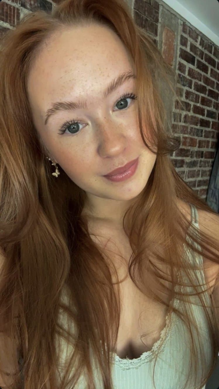 Beautiful Finnish slut Eedit needs cum on her face