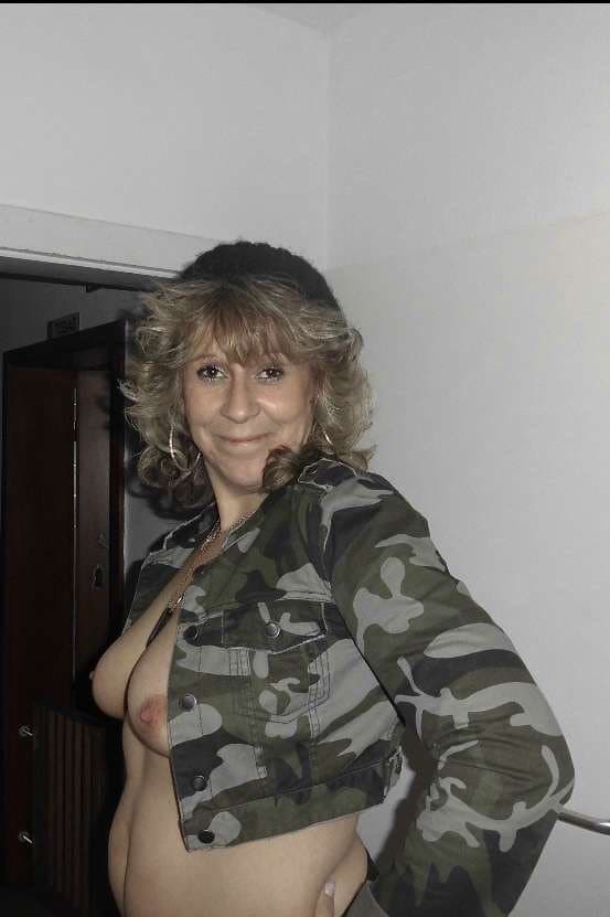 Na los nicole hauff bettelt schon danach von euch endlich gefickt zu werden sie will sperma Haben