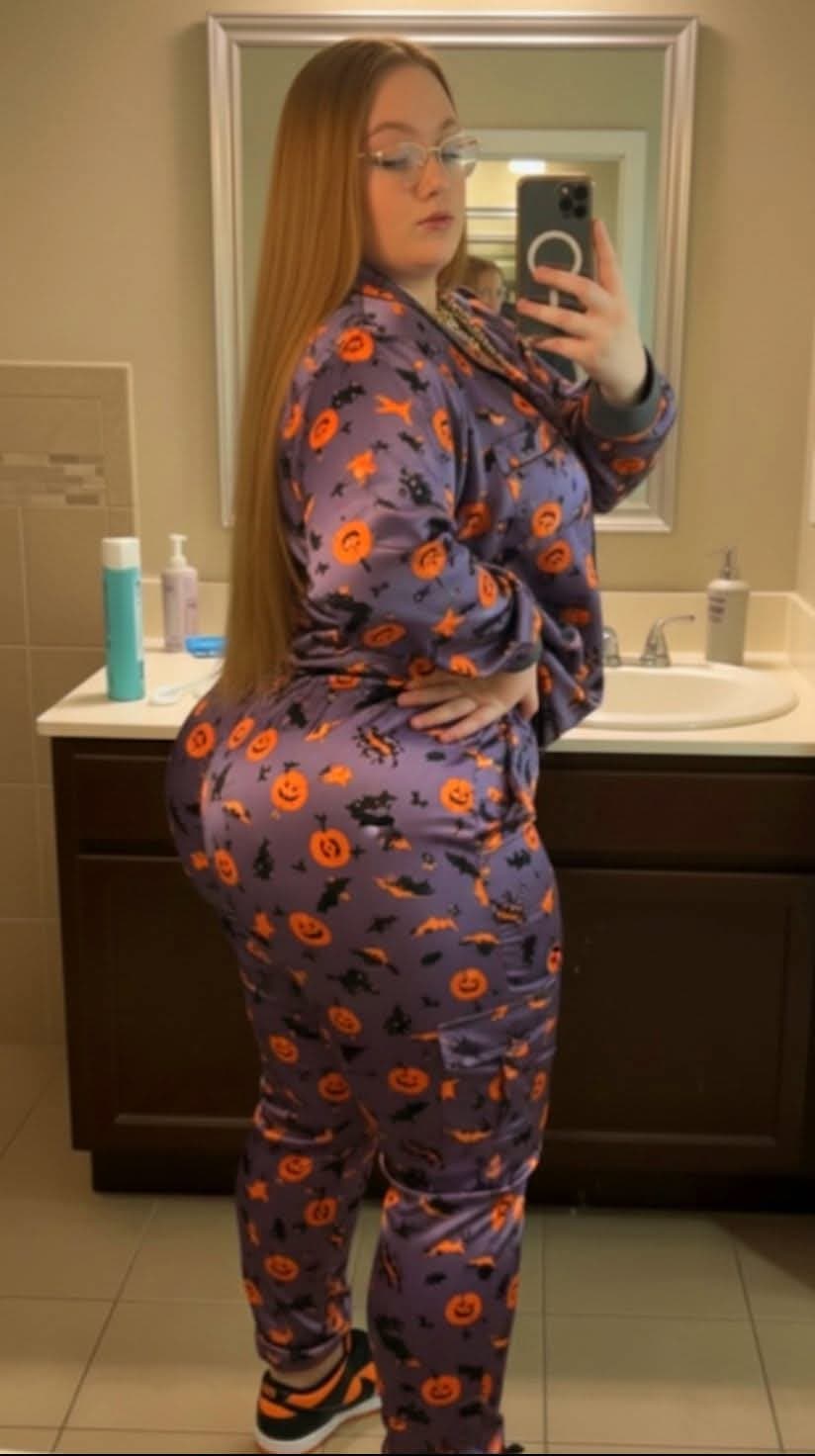BIG THICK BIG BOOTY ASS PAWG