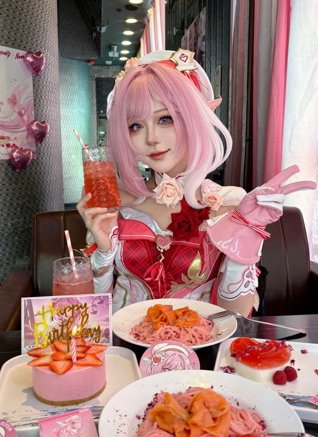 Hot sexy cute cosplay need cum trib or jerk trib, dm me!