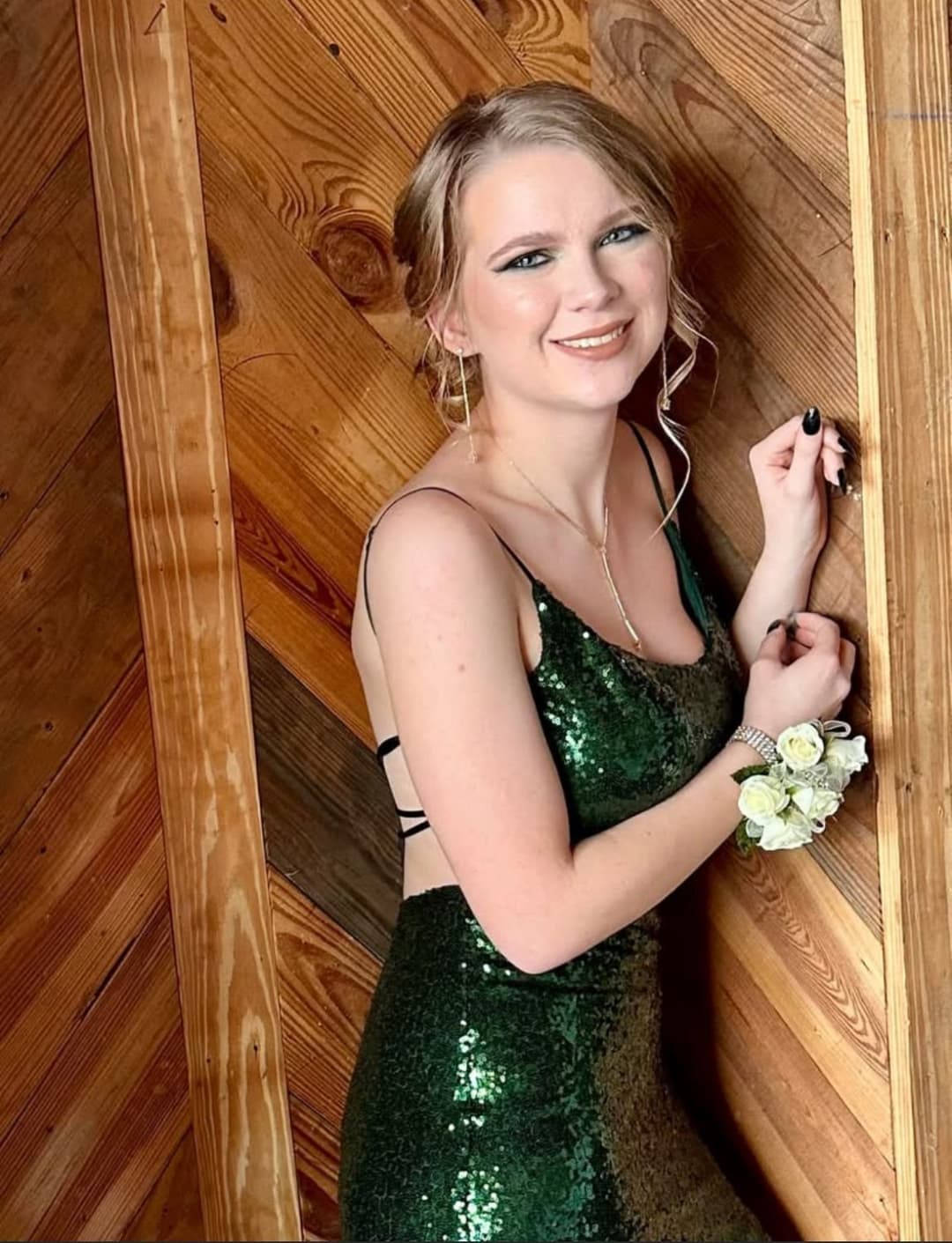 Free use cunt Sydney needs a confidence boost… what’s her use?