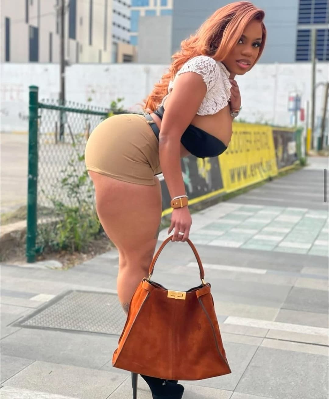 Dominique Chinn Preta Cavala Muito Gostosa