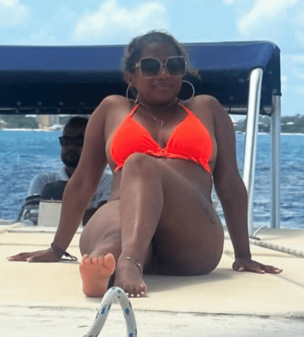 Indian nurse Christie from Staten Island love to be seen