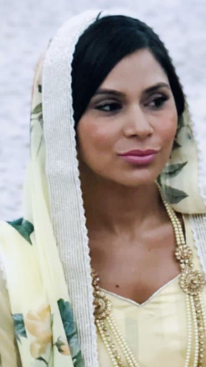 Fuck my wife hard anyone like to fuck my Indian desi nri wife Raj dm