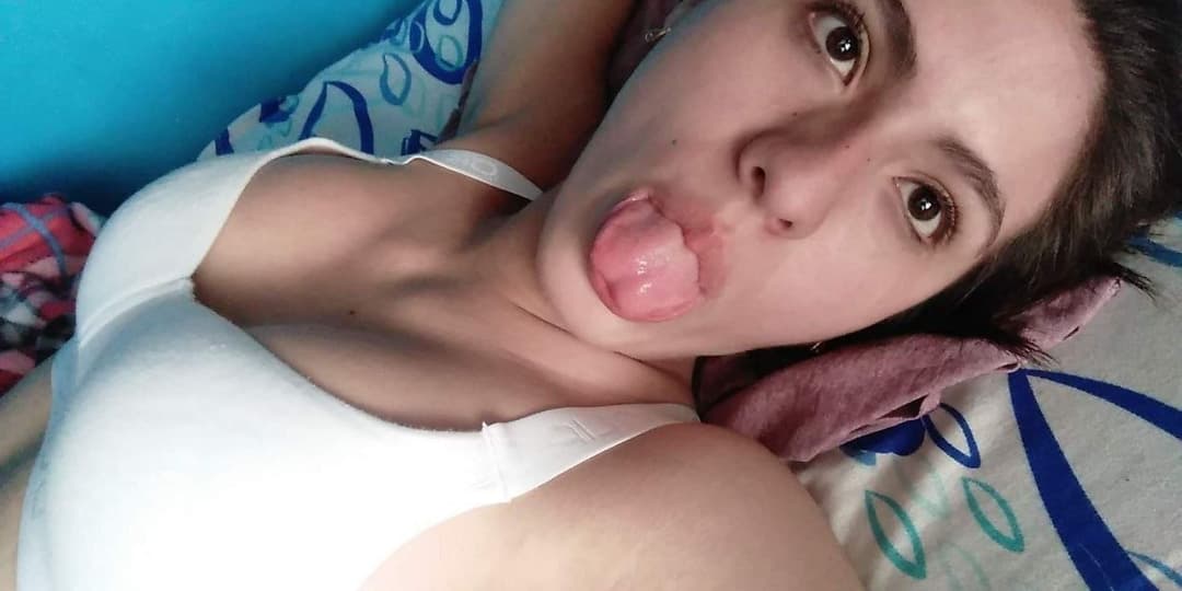 Rica flaquita exhibida por cornudo ??