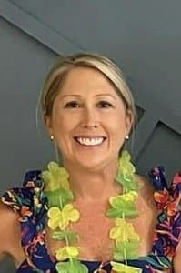 Friends who shower together…..