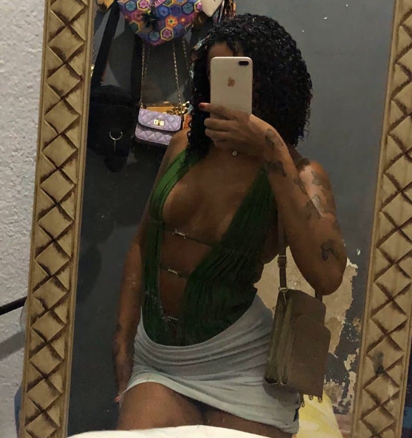 Linda morena bundinha linda