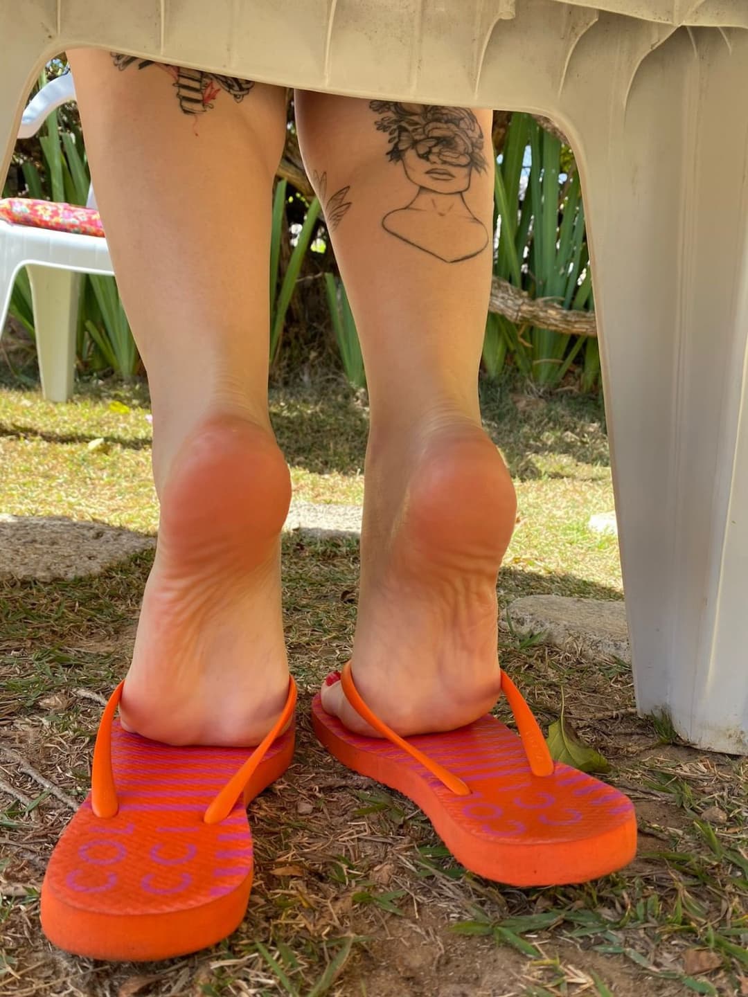 Click to view full size Mes Petits Pieds