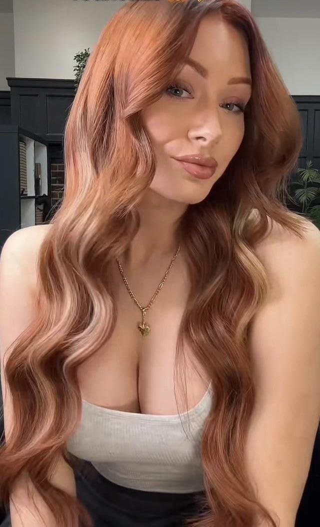 Elz the witch goon for her big tits such perfect chav goon fuel