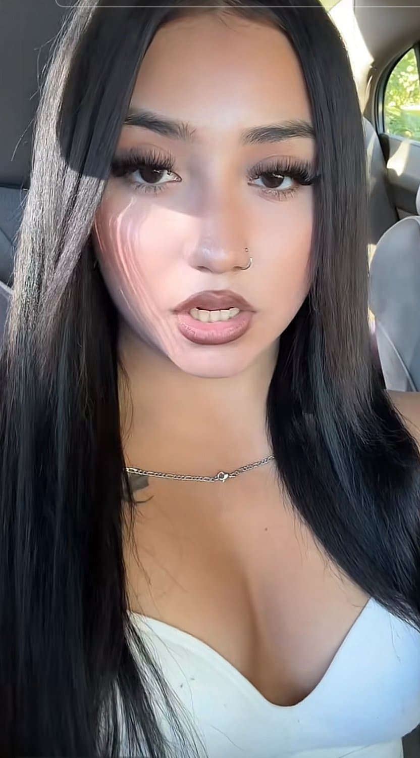 19 yr old Latina from Chicago hooters.  Dm for more