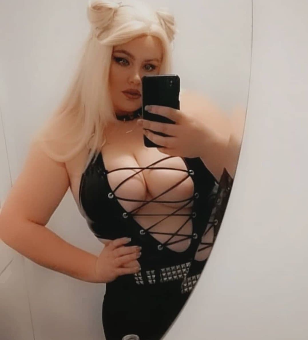 Goth slut Maud 29yo with very big boobs wants a cum shower. For same treatment my Kik in comments