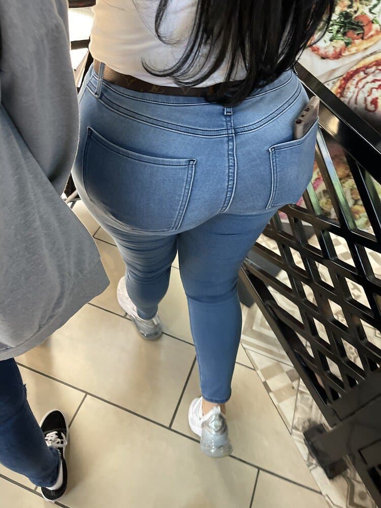 Click to view full size Grande No Ariana