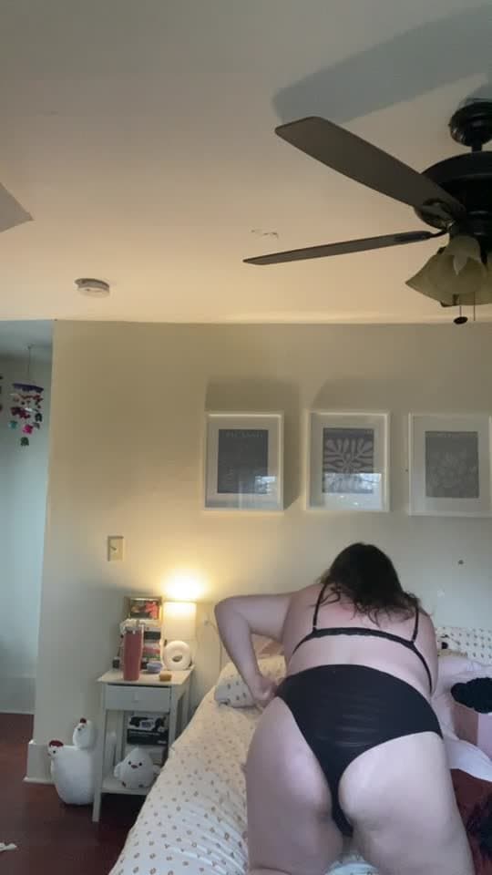 My gf spanking her ass for me