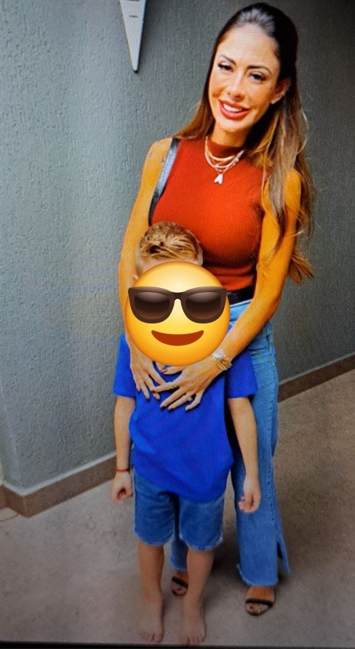 Loira gostosa, deixa todos de pau duro