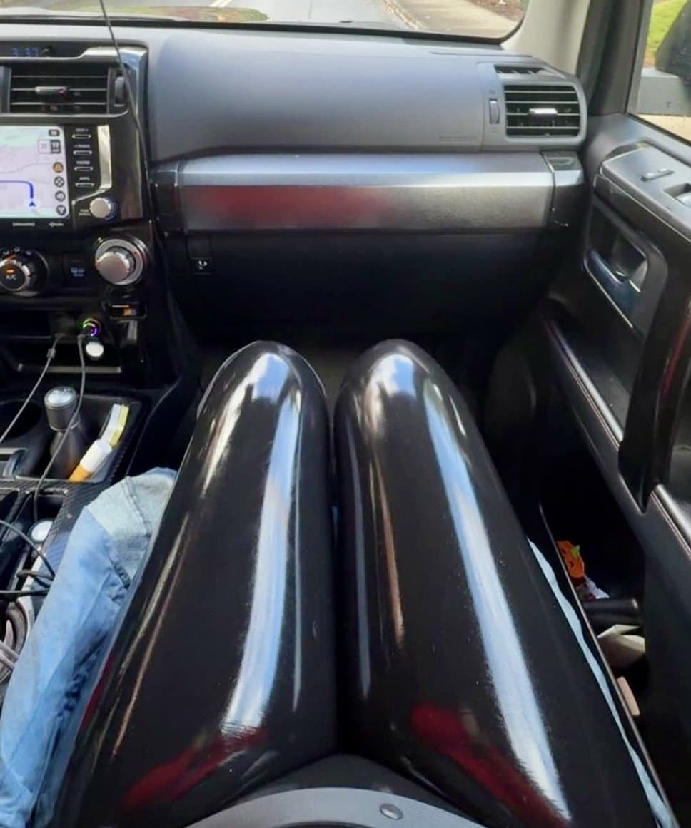 Rubberdoll latexhure-anna-rosenmuller-sperma-muschi-auslecken-annarosenmuller-nurnberg-latexannarose