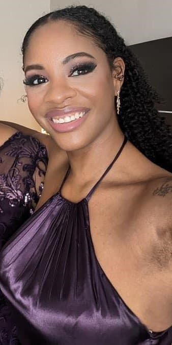 Friends who flash together…end up on the internet together. Alivia, Heather, Ashlee & Lauren