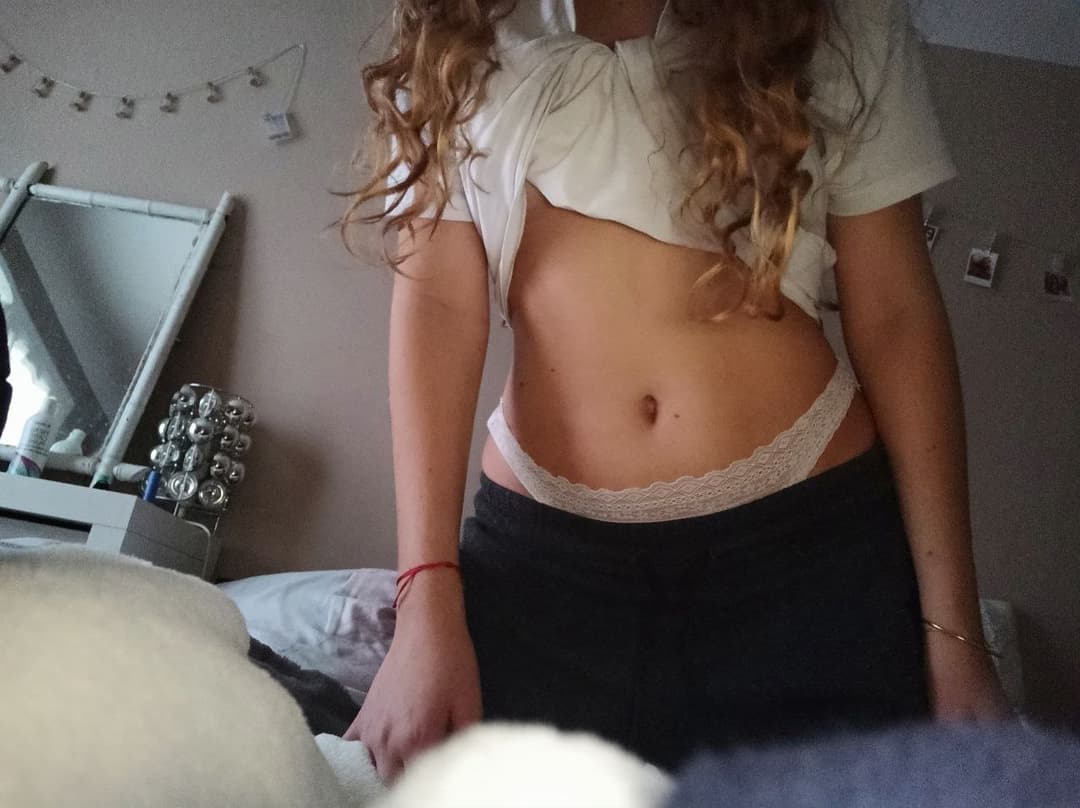 Alexandra t. La chienne française en chaleur