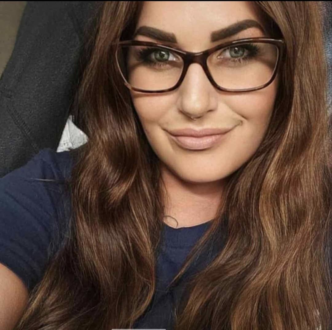 If you got a big dick and can trin dm once you put your dick on pic send or cum too