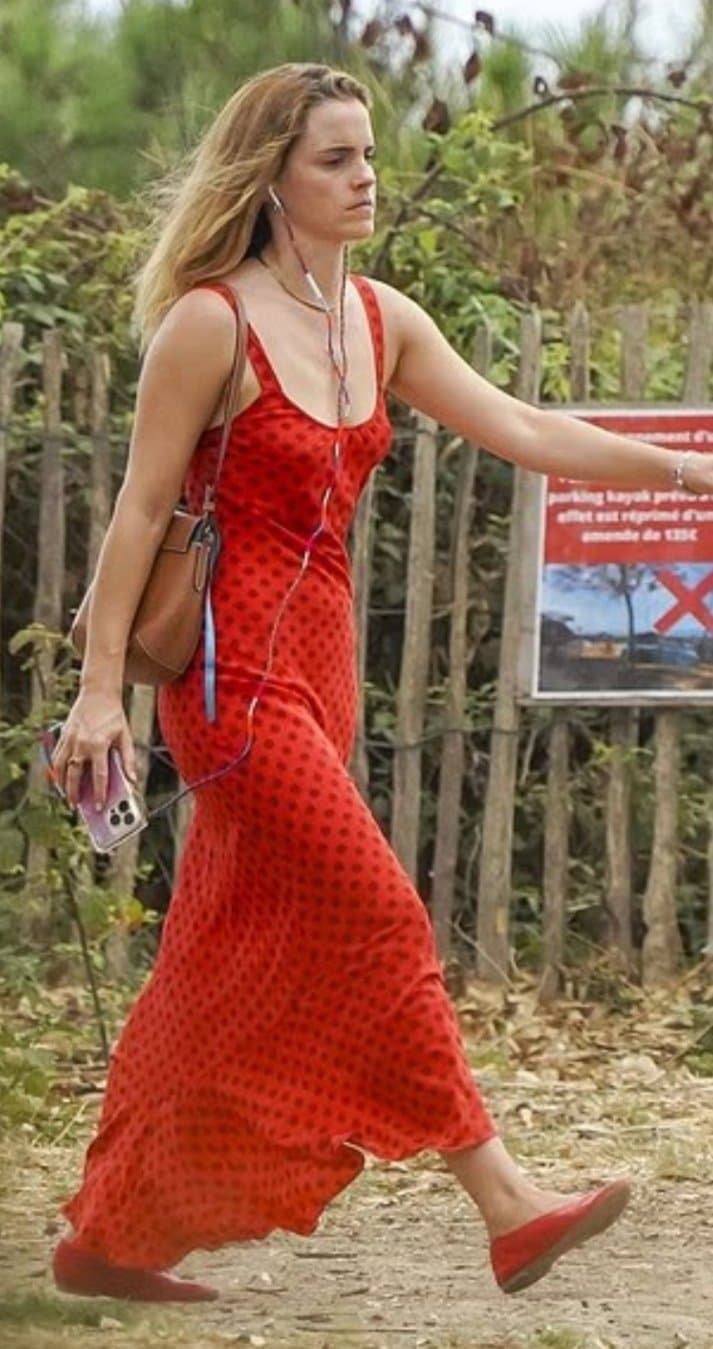 Emma Watson, goon to Emma St tropez/bikini pics