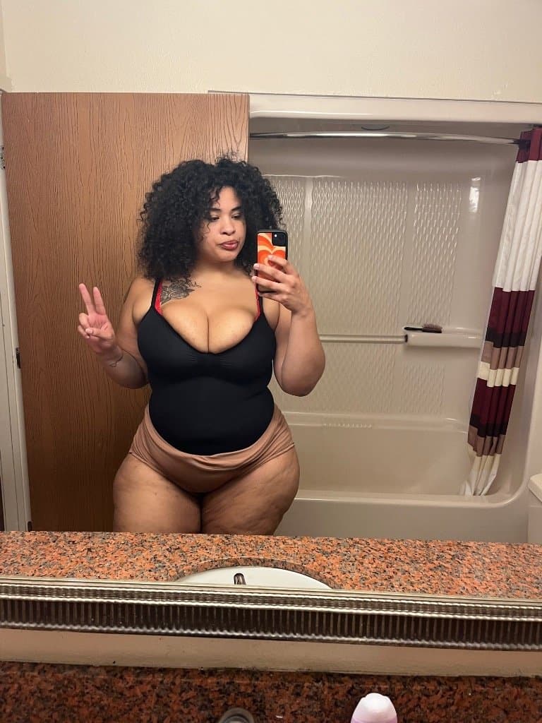 100% real natural authentic REAL bbw thick big booty ass sister gordibuena hermana culona nalgona