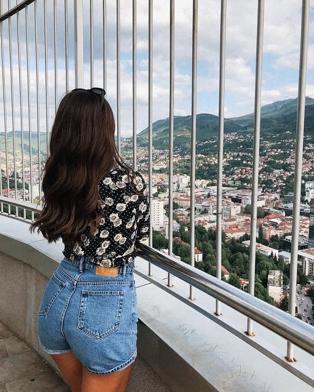 Hot bosnian slut with a great Body and nice legs and feet - footjob and cumface