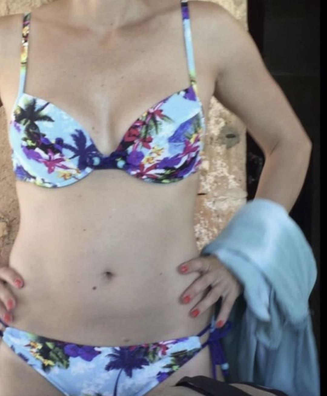 Me on Holiday - pls comment