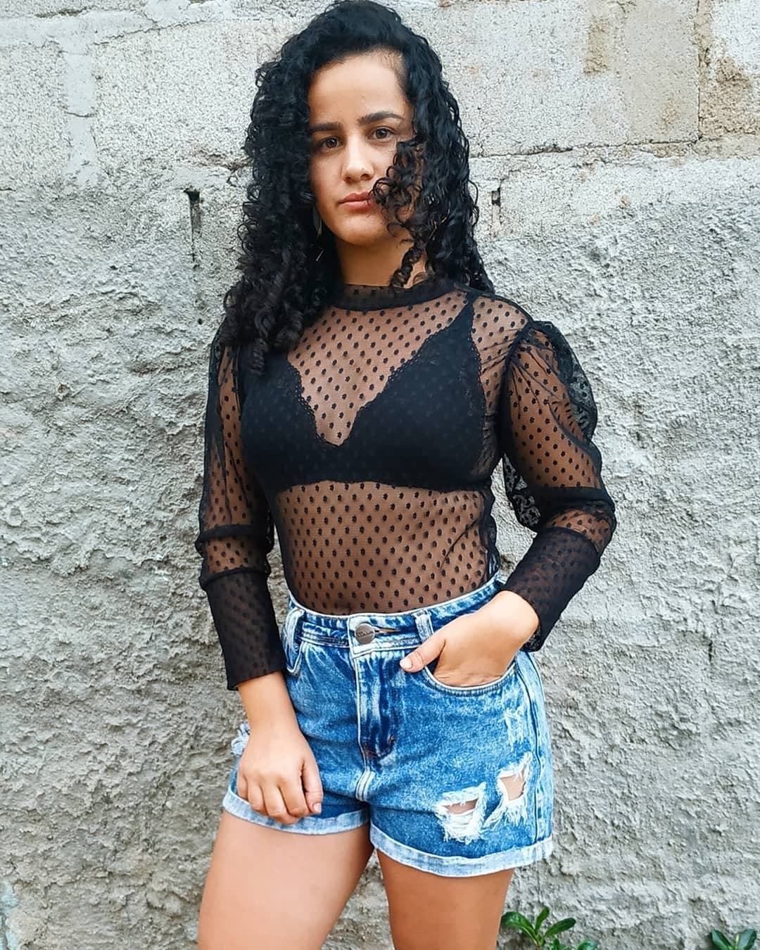 Click to view full size Minha nova deusa dona de casa já mim fez gozar muito
