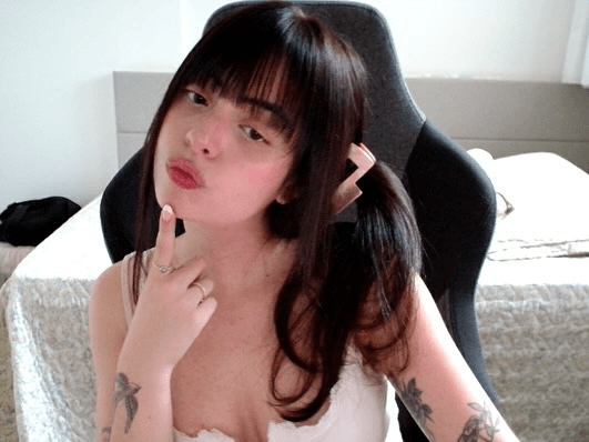 Young hot slut, amazing faceporn. Big boobs