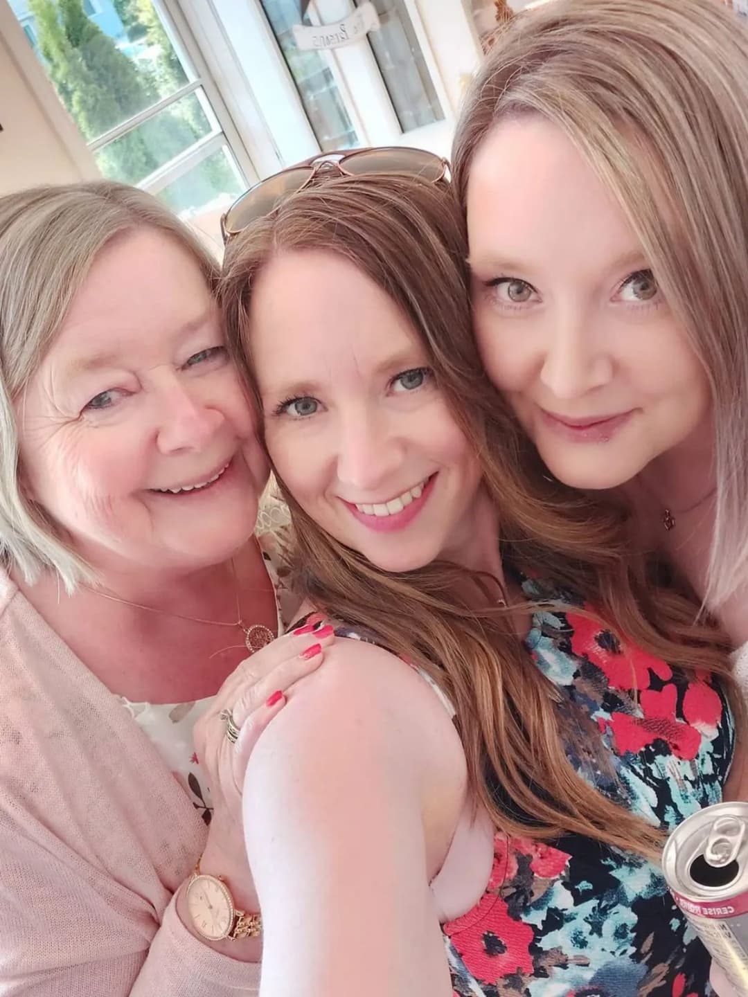 Sexy 43yo milf Carrie Anne Goodwin