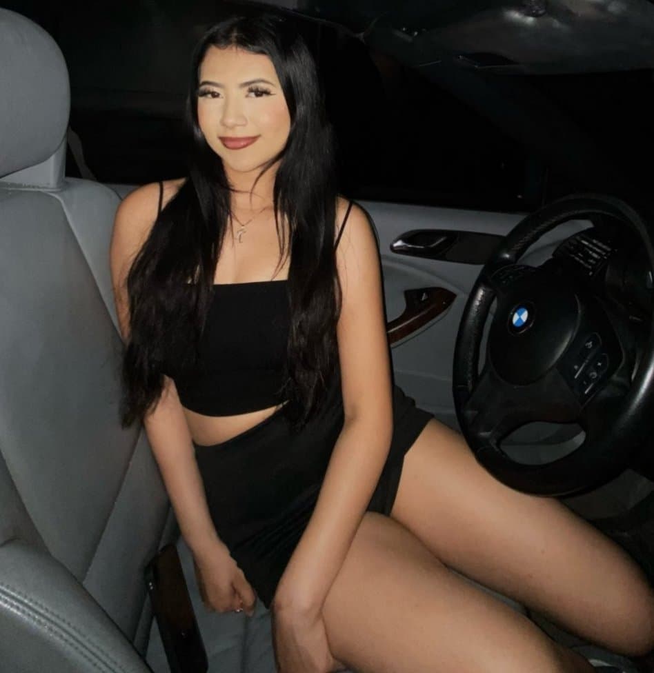 Beautiful Teen Latina Whore Sucks Strangers Dick in Car Teen College Amateur