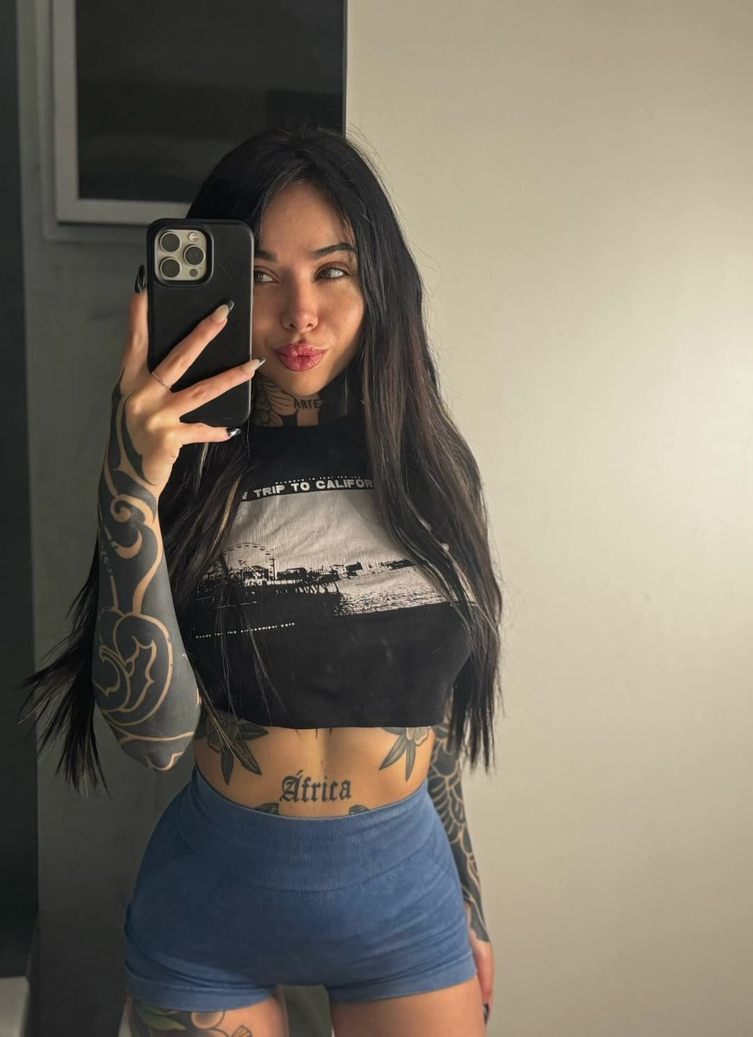 Tattoed slut with a wild side